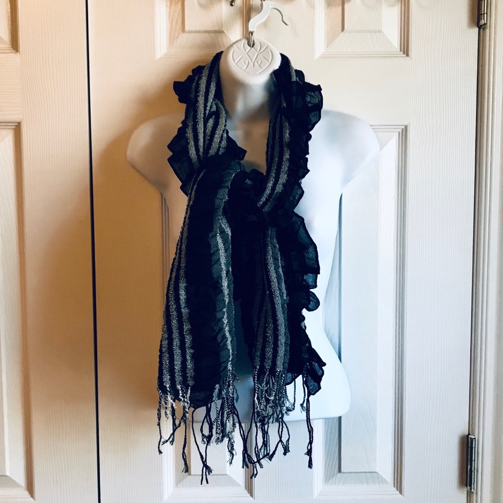 Black and Gray Scarf